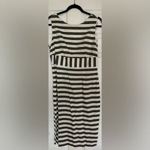 Beautiful dress, never been wore.